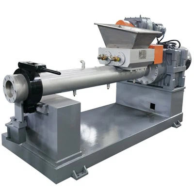 Kummi ekstruuderi masin